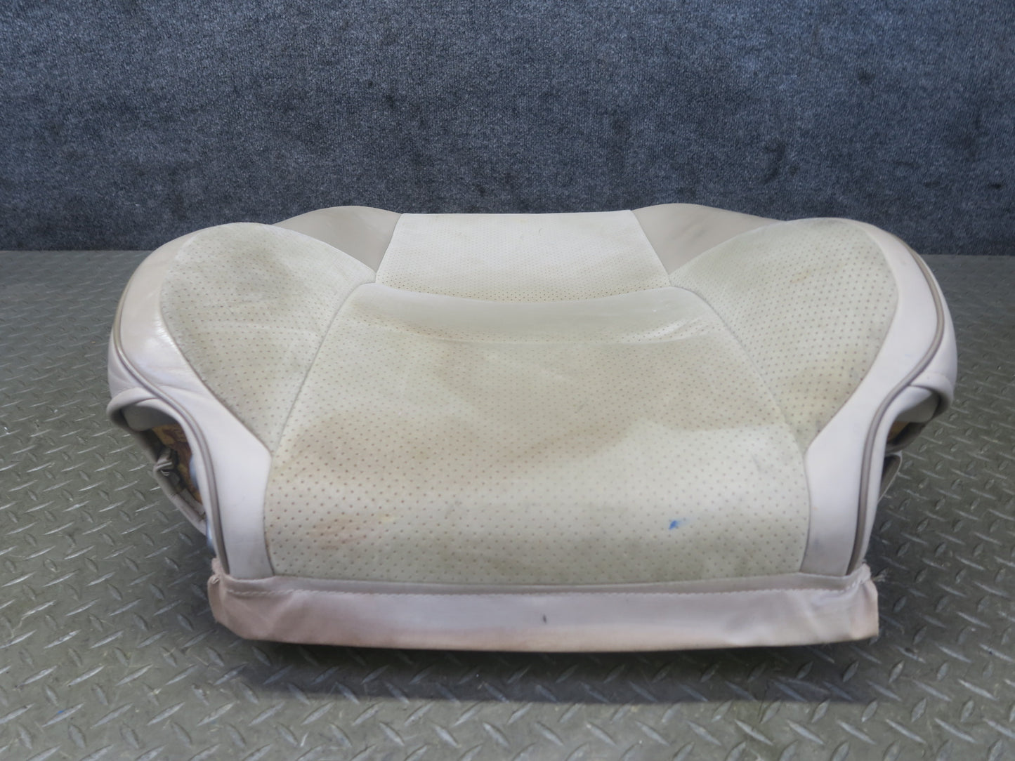 01-05 Lexus JCE10L IS300 Sedan Front Right Seat Leather Heat Upper Cushion OEM