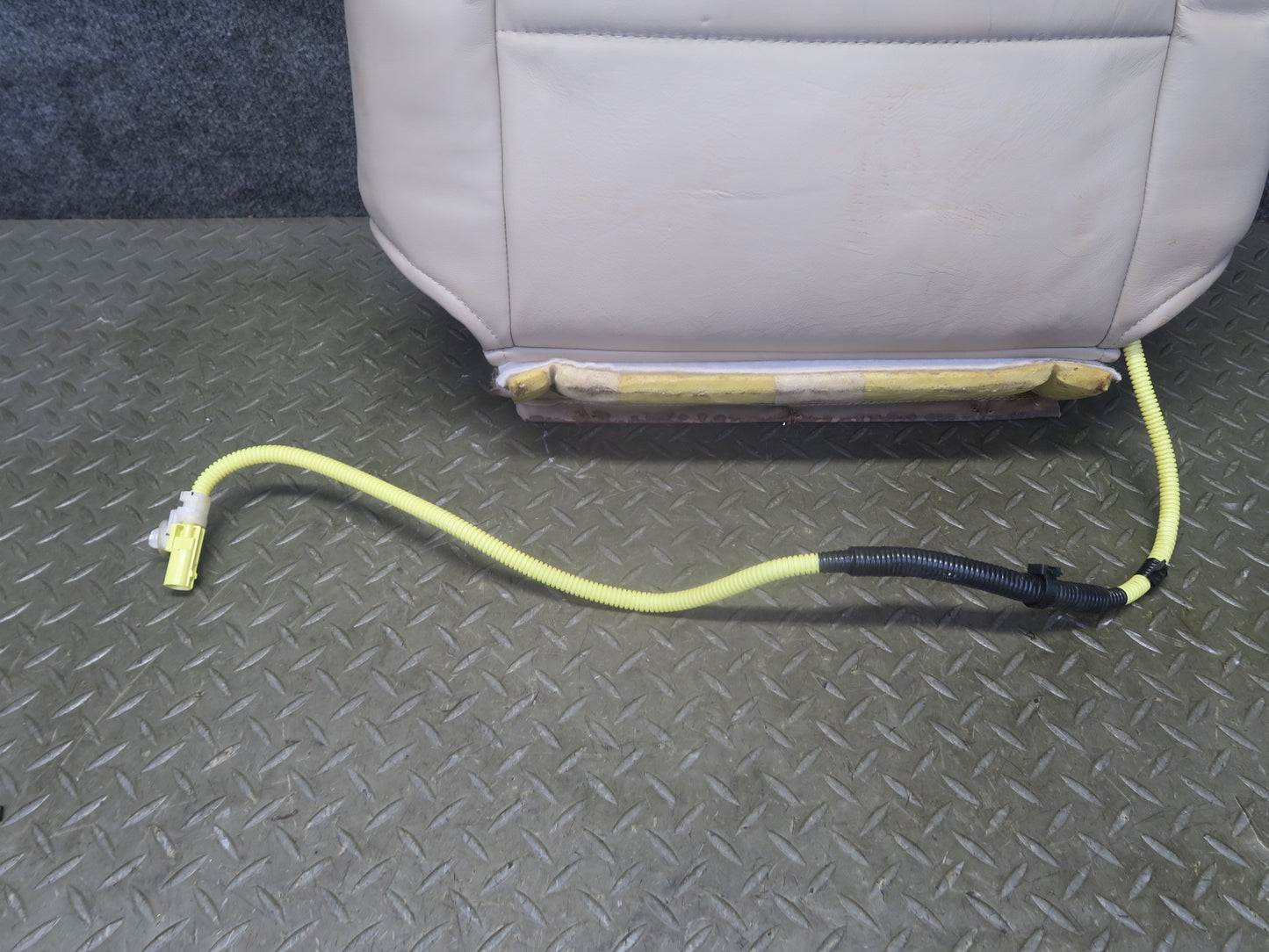 01-05 Lexus JCE10L IS300 Sedan Front Right Seat Leather Heat Upper Cushion OEM