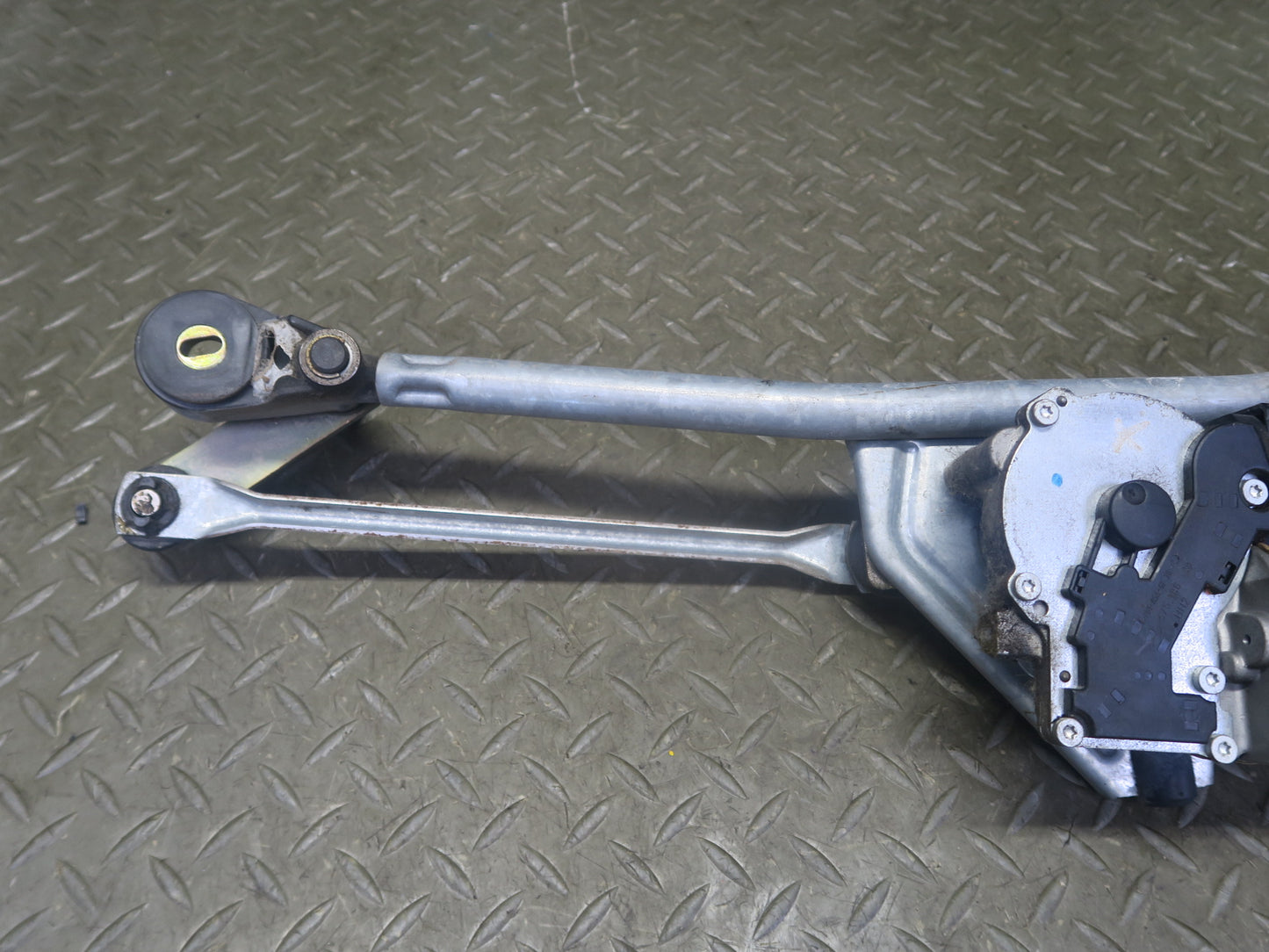 96-02 BMW E36/7 Z3 Windshield Wiper Transmission Linkage w Motor OEM