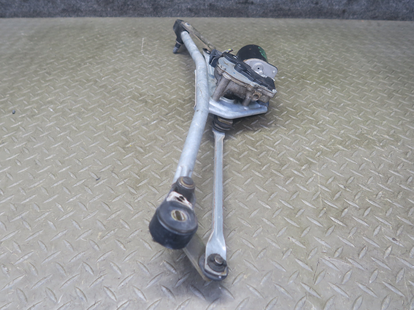 96-02 BMW E36/7 Z3 Windshield Wiper Transmission Linkage w Motor OEM