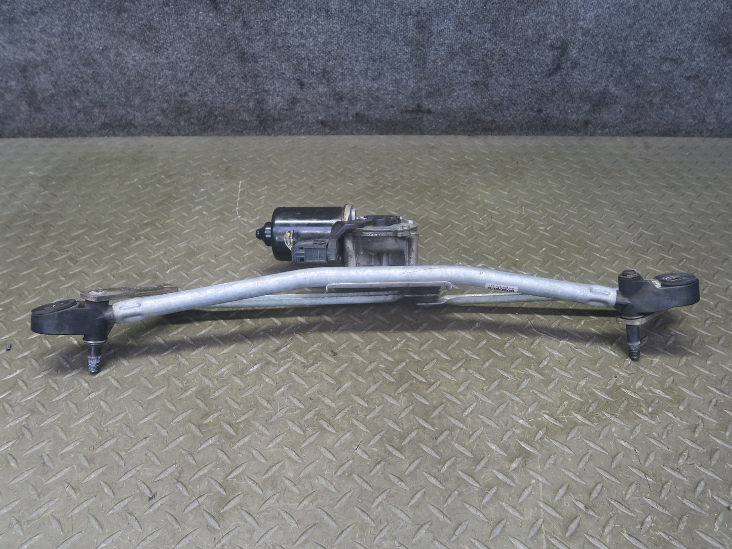 96-02 BMW E36/7 Z3 Windshield Wiper Transmission Linkage w Motor OEM