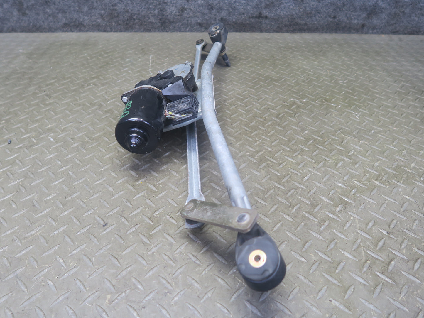 96-02 BMW E36/7 Z3 Windshield Wiper Transmission Linkage w Motor OEM
