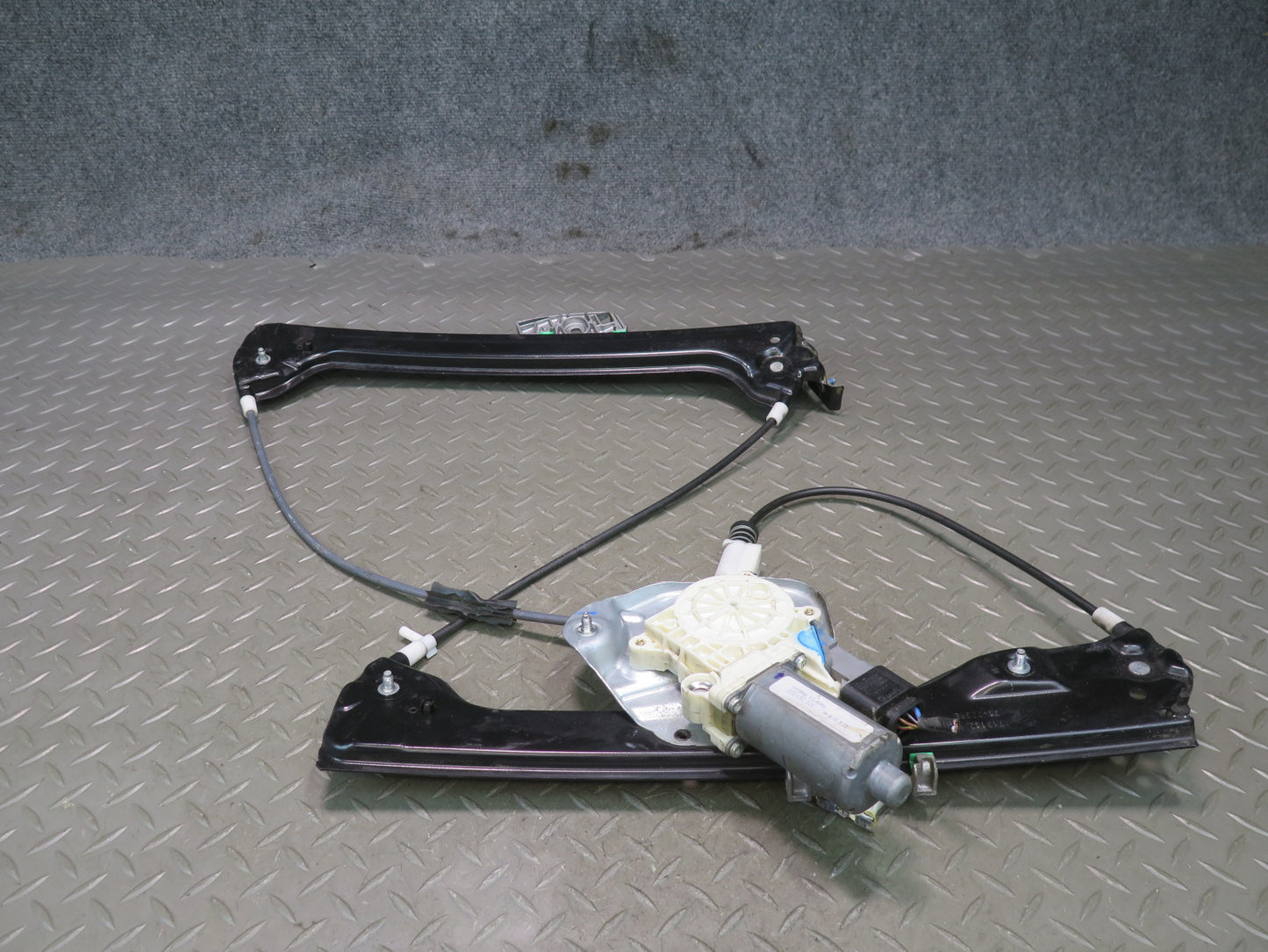 03-08 BMW E86 E85 Z4 Right Passenger Door Window Regulator w Motor OEM