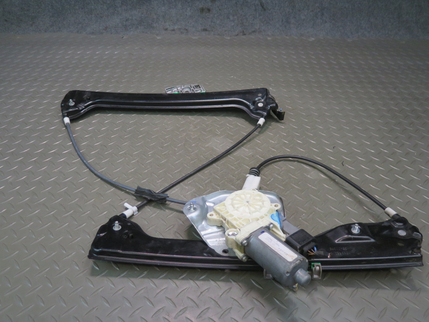 03-08 BMW E86 E85 Z4 Right Passenger Door Window Regulator w Motor OEM