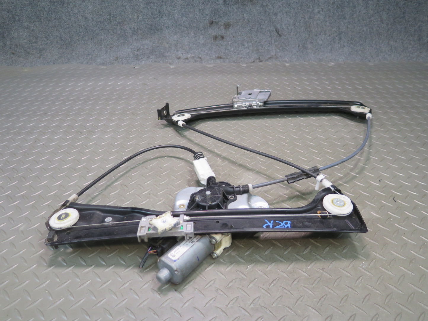 03-08 BMW E86 E85 Z4 Right Passenger Door Window Regulator w Motor OEM
