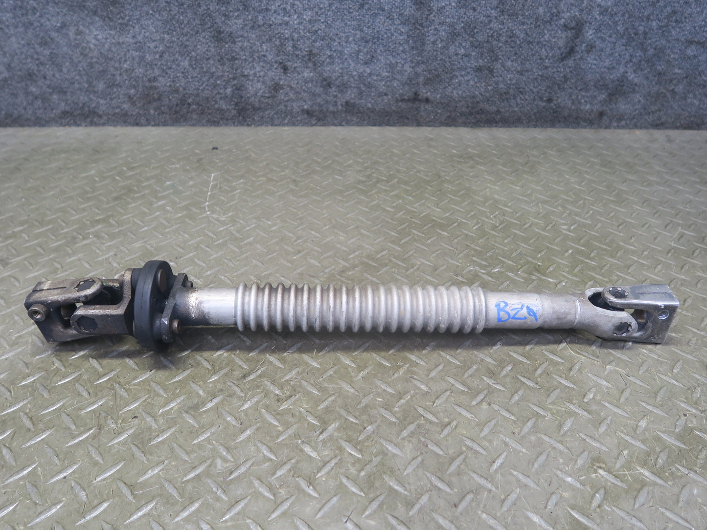96-02 BMW E36/7 Z3 Steering Column Lower U Joint Linkage Shaft OEM
