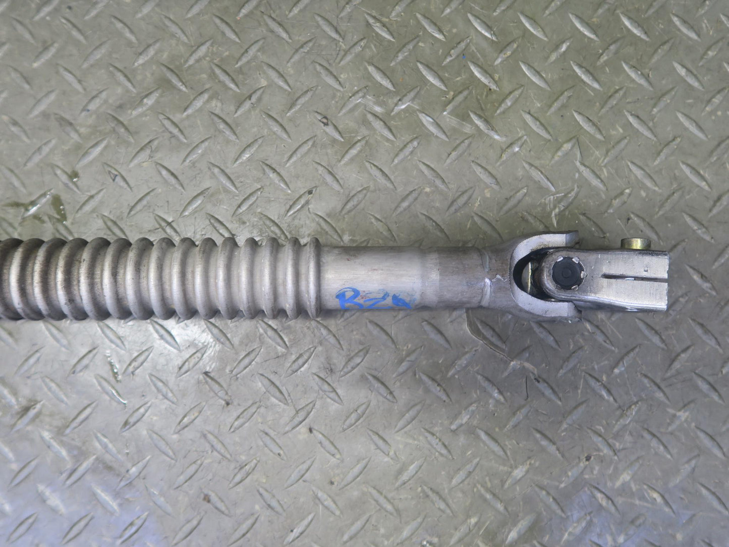96-02 BMW E36/7 Z3 Steering Column Lower U Joint Linkage Shaft OEM