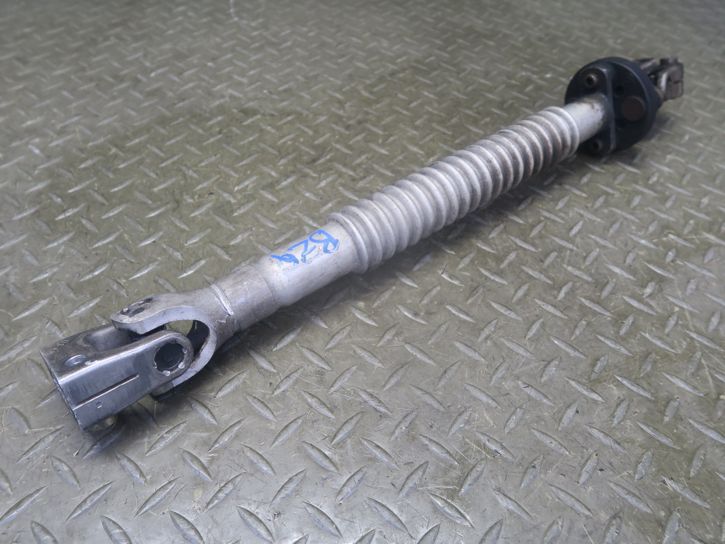 96-02 BMW E36/7 Z3 Steering Column Lower U Joint Linkage Shaft OEM