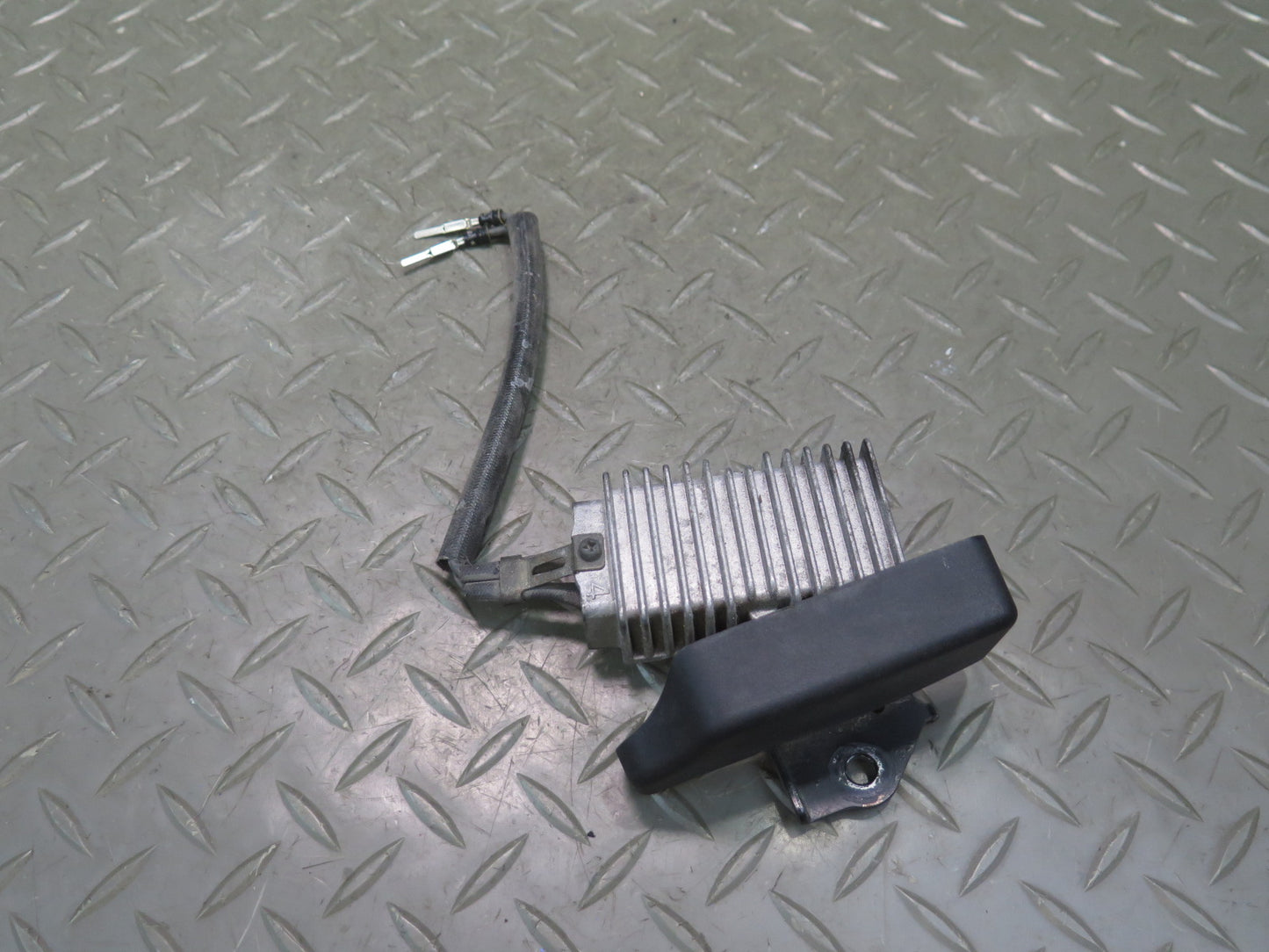 95-00 Lexus UCF20L LS400 Fuel Pump Resistor Module 23080-50030 OEM