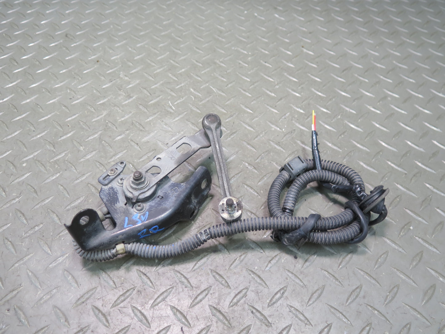 98-00 Lexus UCF20L LS400 Rear Right Suspension Height Sensor Module OEM