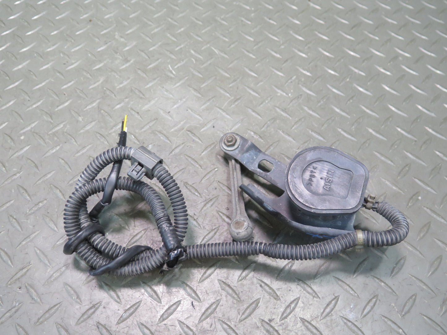 98-00 Lexus UCF20L LS400 Rear Right Suspension Height Sensor Module OEM