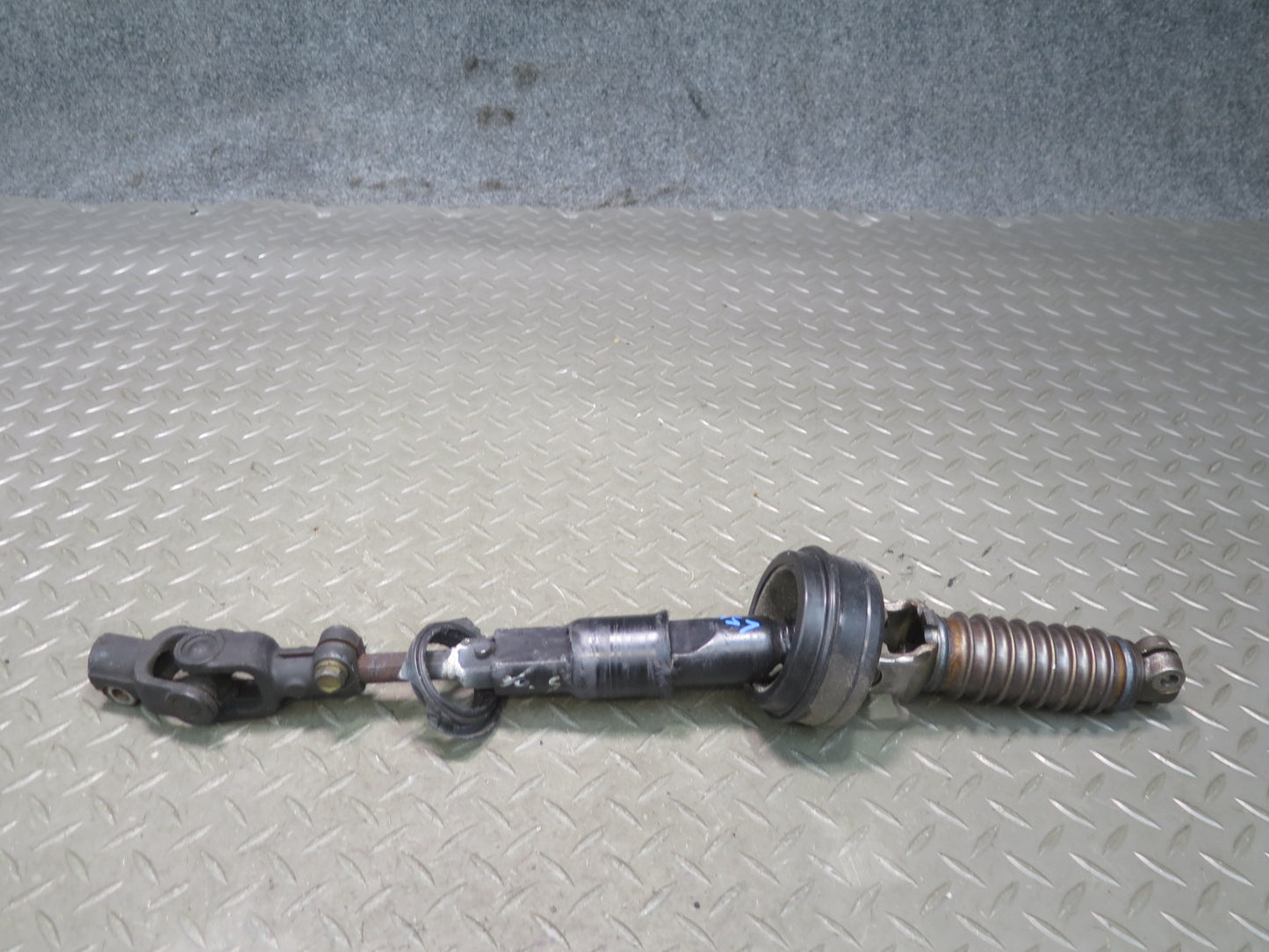 1998 Lexus UCF20L LS400 Steering Column Intermediate Linkage U Joint Shaft OEM