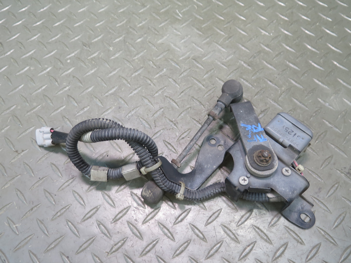 98-00 Lexus UCF20L LS400 Front Right Suspension Height Sensor Module OEM