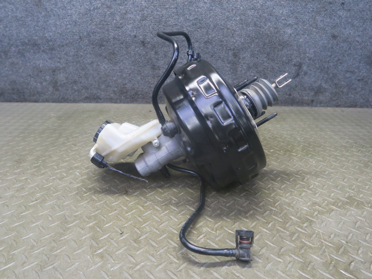 2012-2015 Range Rover Evoque L538 Brake Master Cylinder Booster Fluid Reservoir