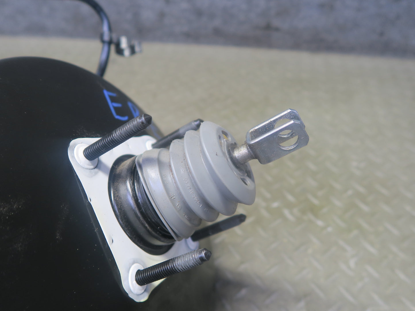 2012-2015 Range Rover Evoque L538 Brake Master Cylinder Booster Fluid Reservoir