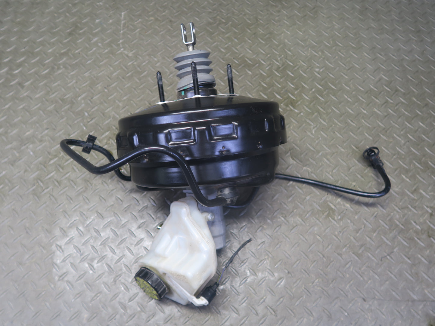 2012-2015 Range Rover Evoque L538 Brake Master Cylinder Booster Fluid Reservoir