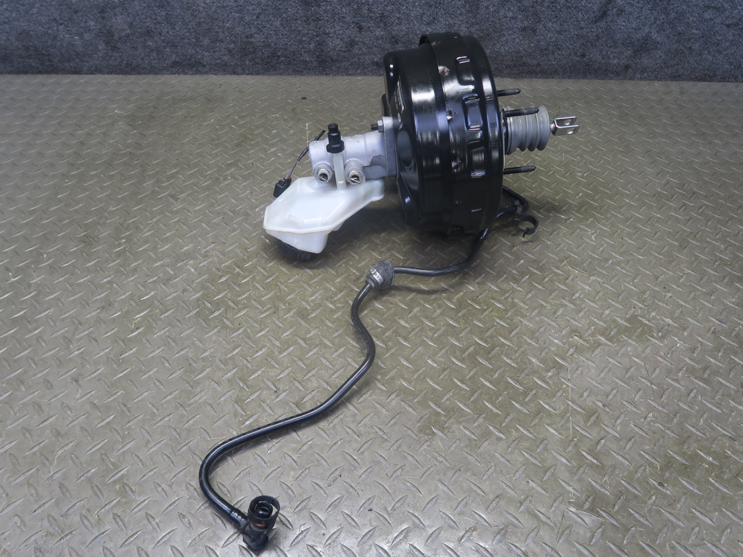 2012-2015 Range Rover Evoque L538 Brake Master Cylinder Booster Fluid Reservoir