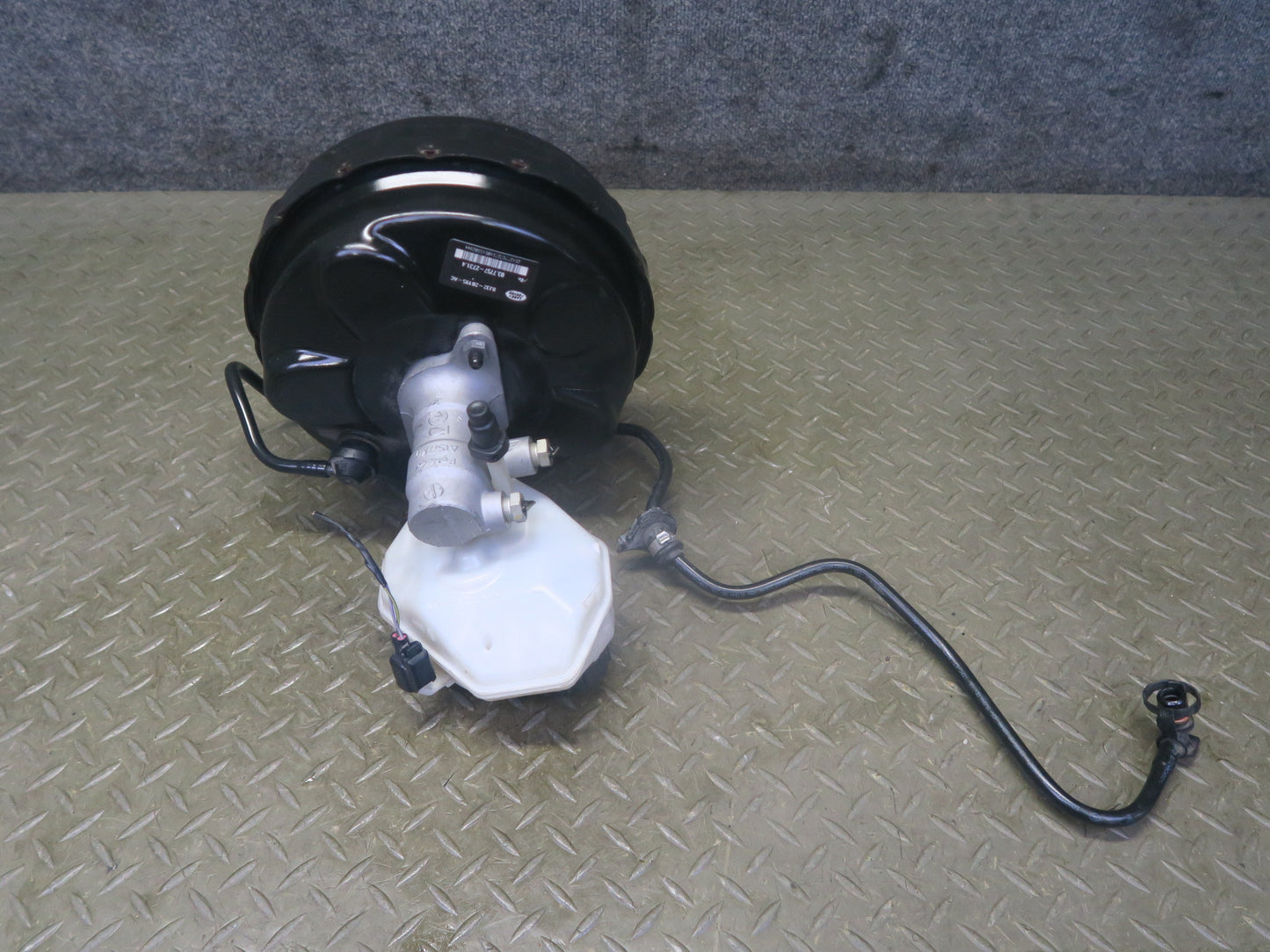 2012-2015 Range Rover Evoque L538 Brake Master Cylinder Booster Fluid Reservoir