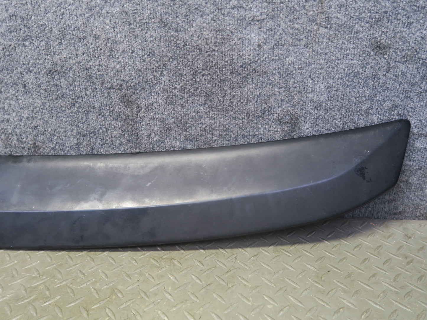 01-05 Lexus JCE10L IS300 Sedan Rear Trunk Lid Spoiler Molding w Brake Light OEM
