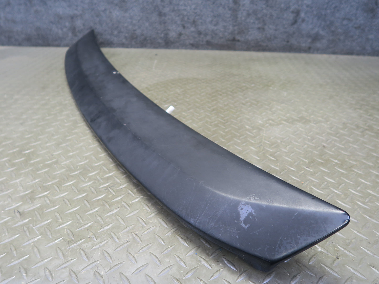 01-05 Lexus JCE10L IS300 Sedan Rear Trunk Lid Spoiler Molding w Brake Light OEM