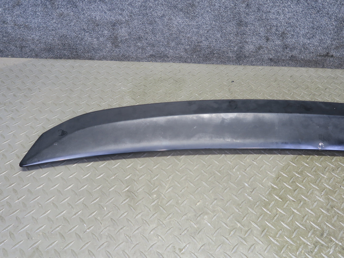 01-05 Lexus JCE10L IS300 Sedan Rear Trunk Lid Spoiler Molding w Brake Light OEM