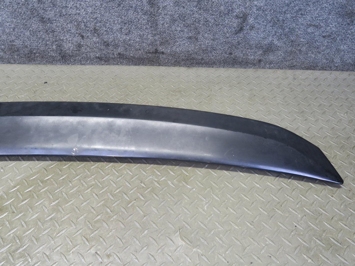 01-05 Lexus JCE10L IS300 Sedan Rear Trunk Lid Spoiler Molding w Brake Light OEM