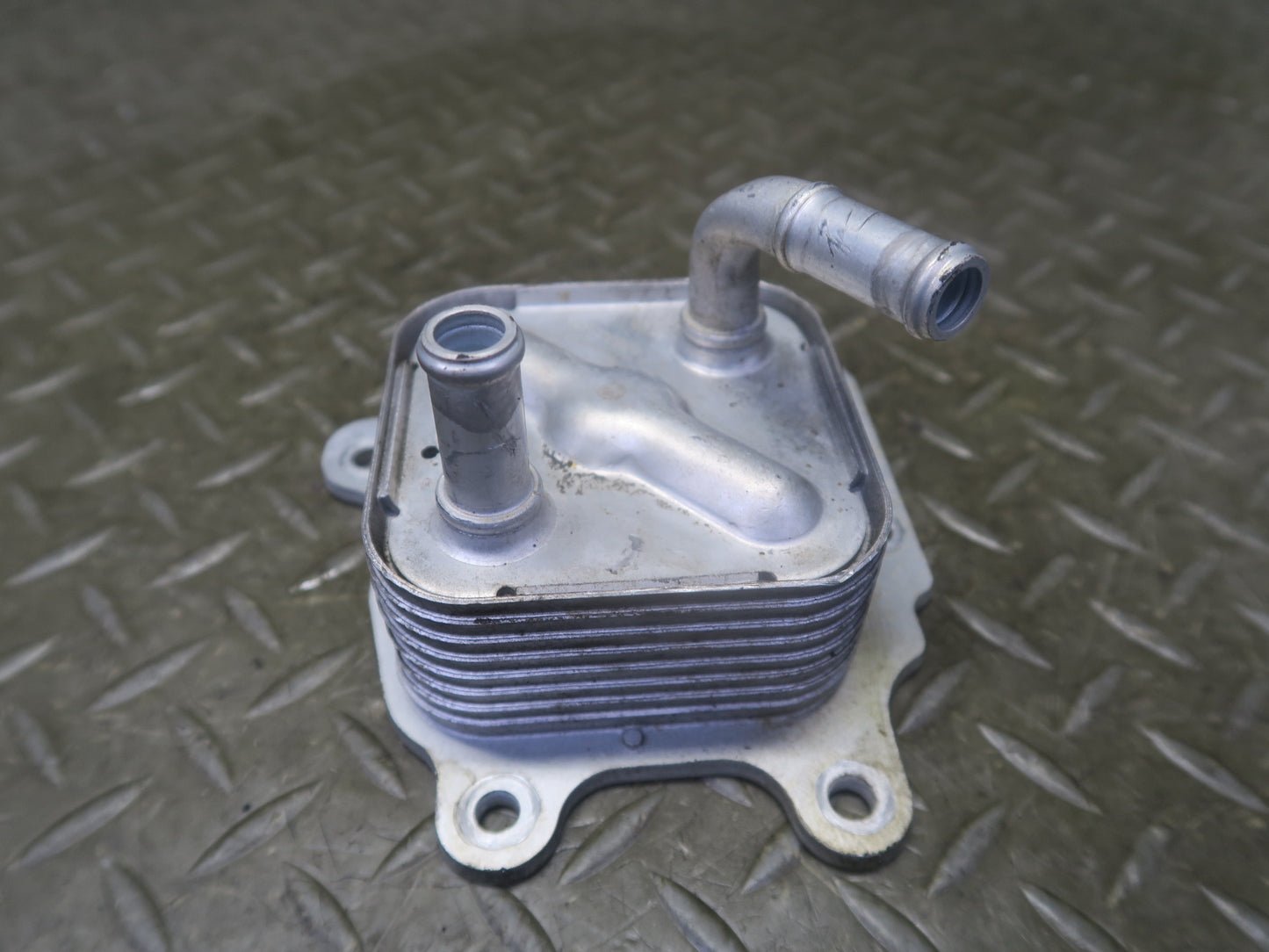 2014-2017 Infiniti QX60 2.5L Hybrid Engine Oil Cooler 142050124