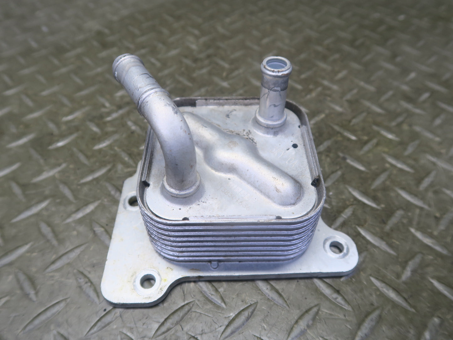 2014-2017 Infiniti QX60 2.5L Hybrid Engine Oil Cooler 142050124