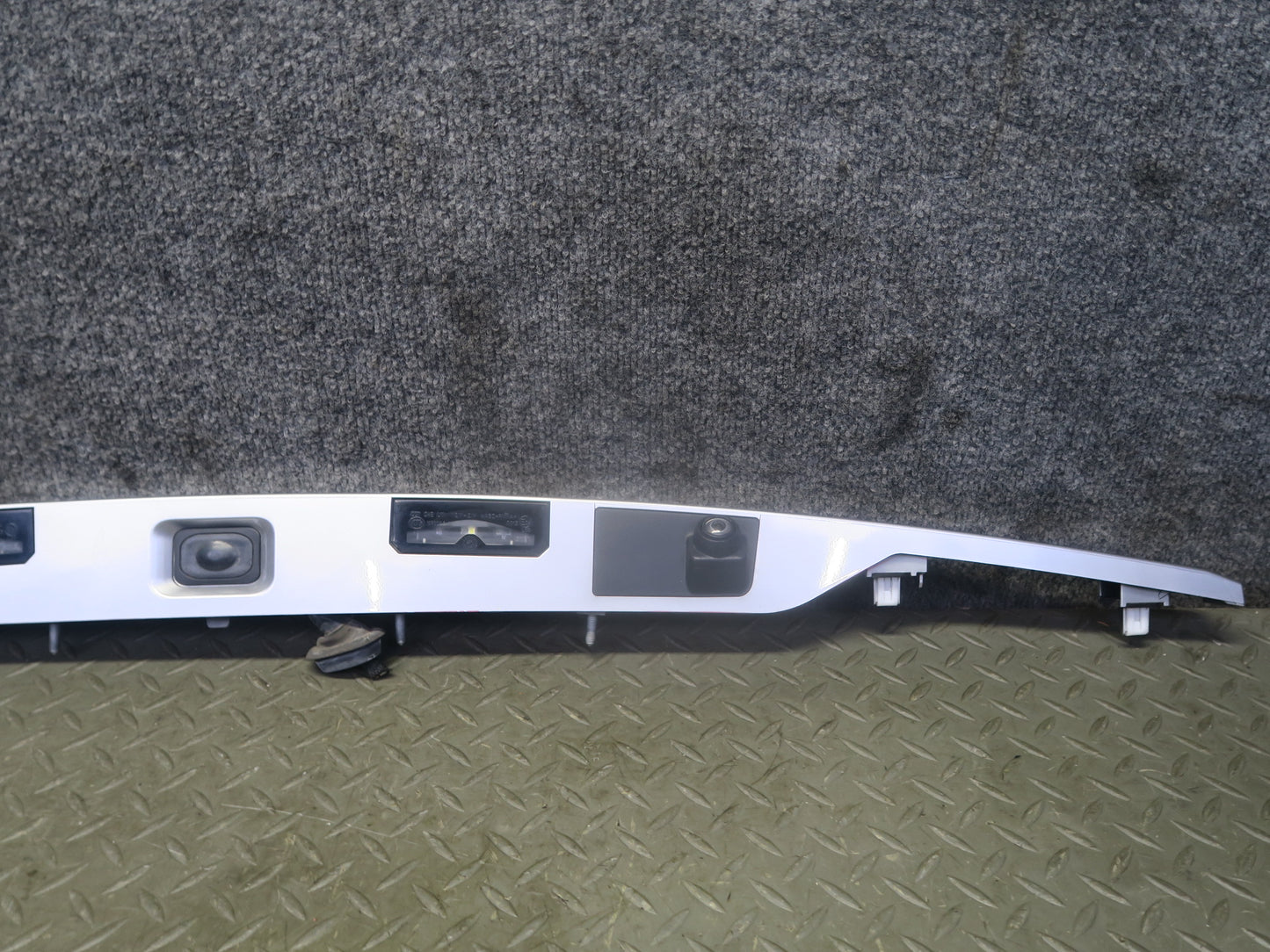 12-15 Range Rover Evoque L538 Rear Trunk Lid Light Finisher Trim Panel w Camera