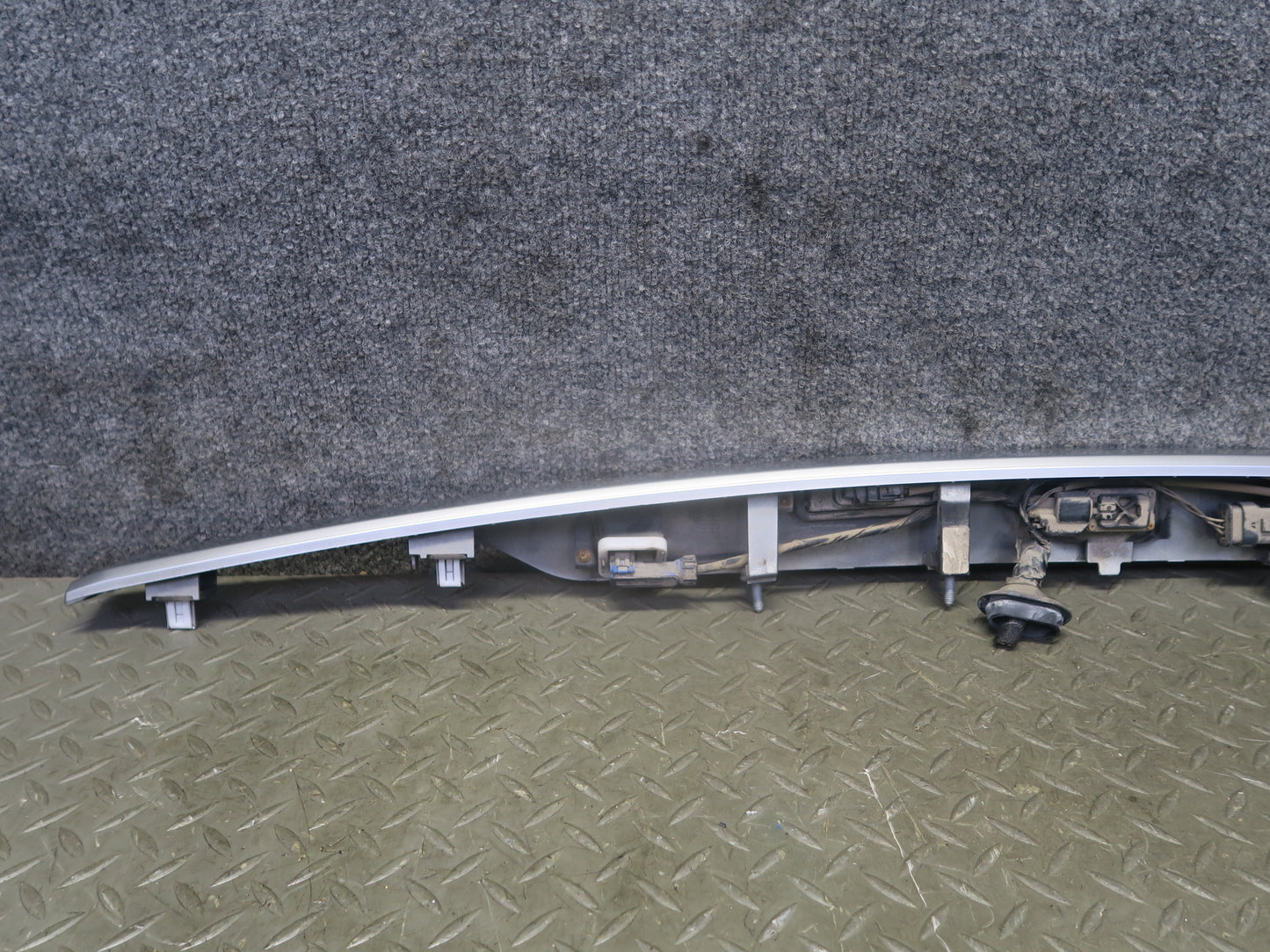 12-15 Range Rover Evoque L538 Rear Trunk Lid Light Finisher Trim Panel w Camera