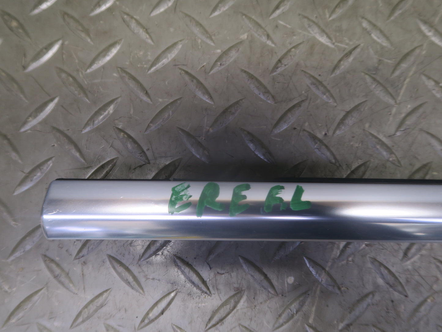 2012-2019 Range Rover Evoque L538 Front Left Door Window Chrome Trim Molding