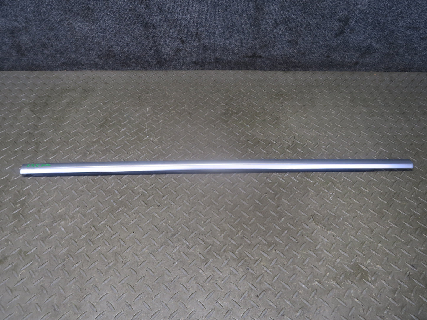 2012-2019 Range Rover Evoque L538 Front Right Door Window Chrome Trim Molding