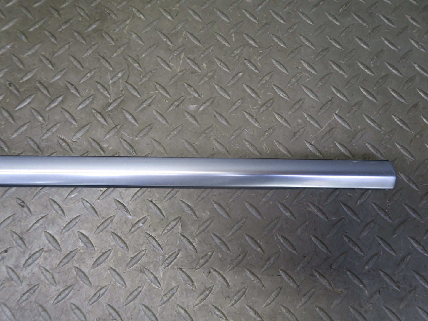 2012-2019 Range Rover Evoque L538 Front Right Door Window Chrome Trim Molding