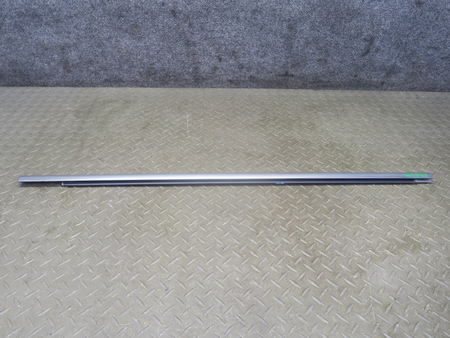 2012-2019 Range Rover Evoque L538 Front Right Door Window Chrome Trim Molding