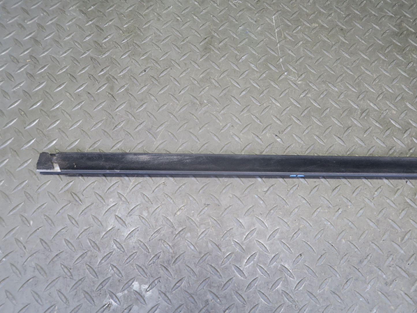 2012-2019 Range Rover Evoque L538 Front Right Door Window Chrome Trim Molding