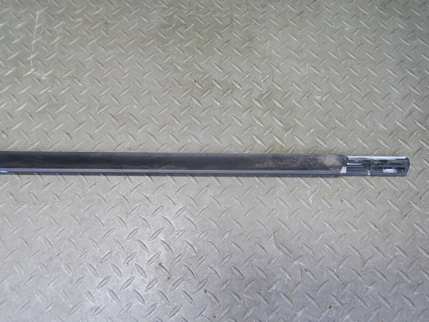 2012-2019 Range Rover Evoque L538 Front Right Door Window Chrome Trim Molding