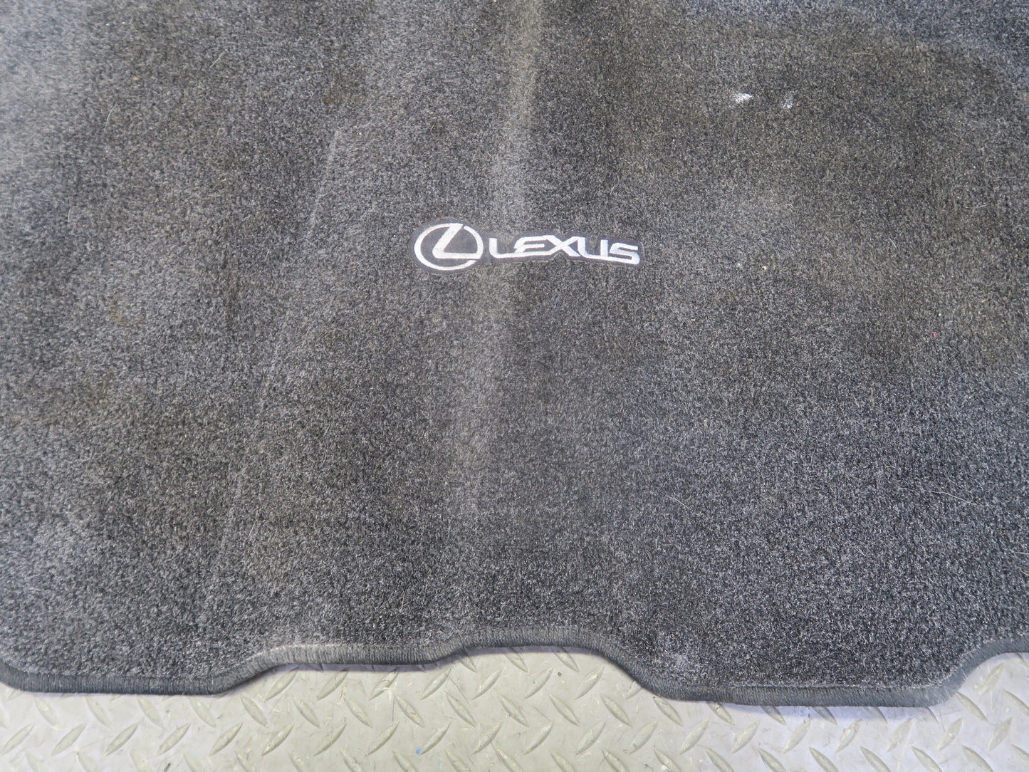 01-05 Lexus JCE10L IS300 Sedan Rear Trunk Floor MAT Carpet Cover OEM