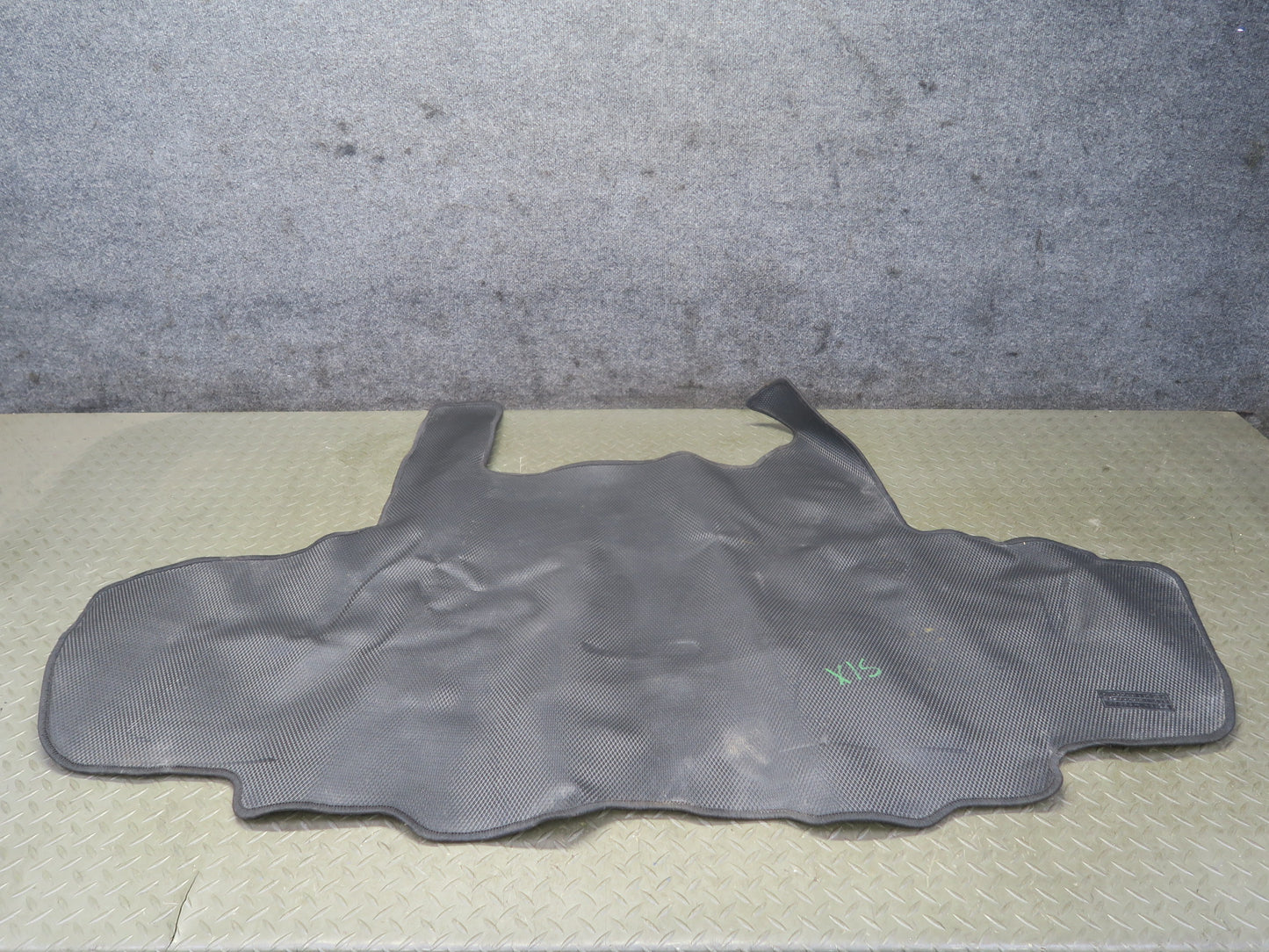 01-05 Lexus JCE10L IS300 Sedan Rear Trunk Floor MAT Carpet Cover OEM