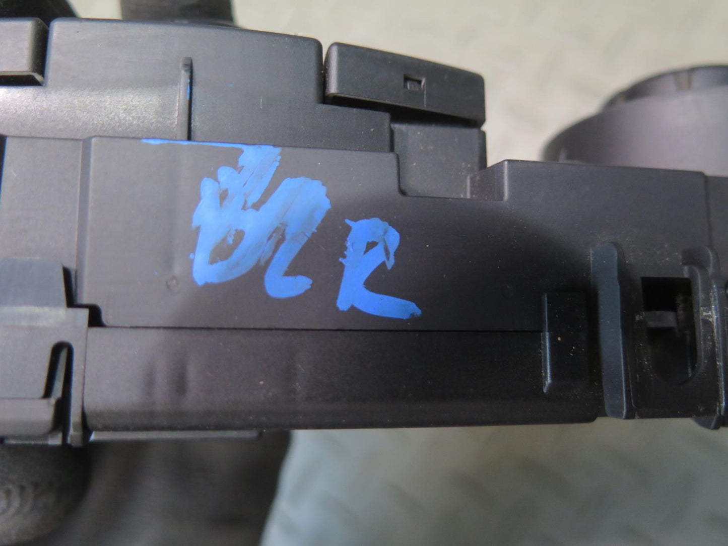 03-05 BMW E85 Z4 A/C Heater Climate Control Switch Panel 6947732 OEM
