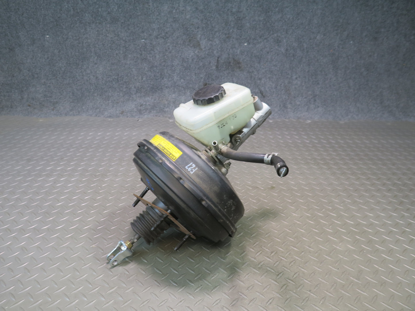98-00 Lexus UCF20L LS400 Brake Master Cylinder Booster Fluid Reservoir OEM
