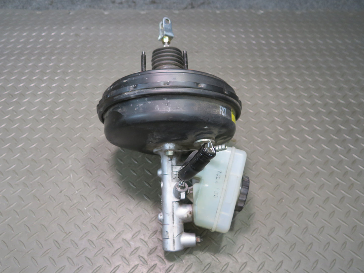 98-00 Lexus UCF20L LS400 Brake Master Cylinder Booster Fluid Reservoir OEM
