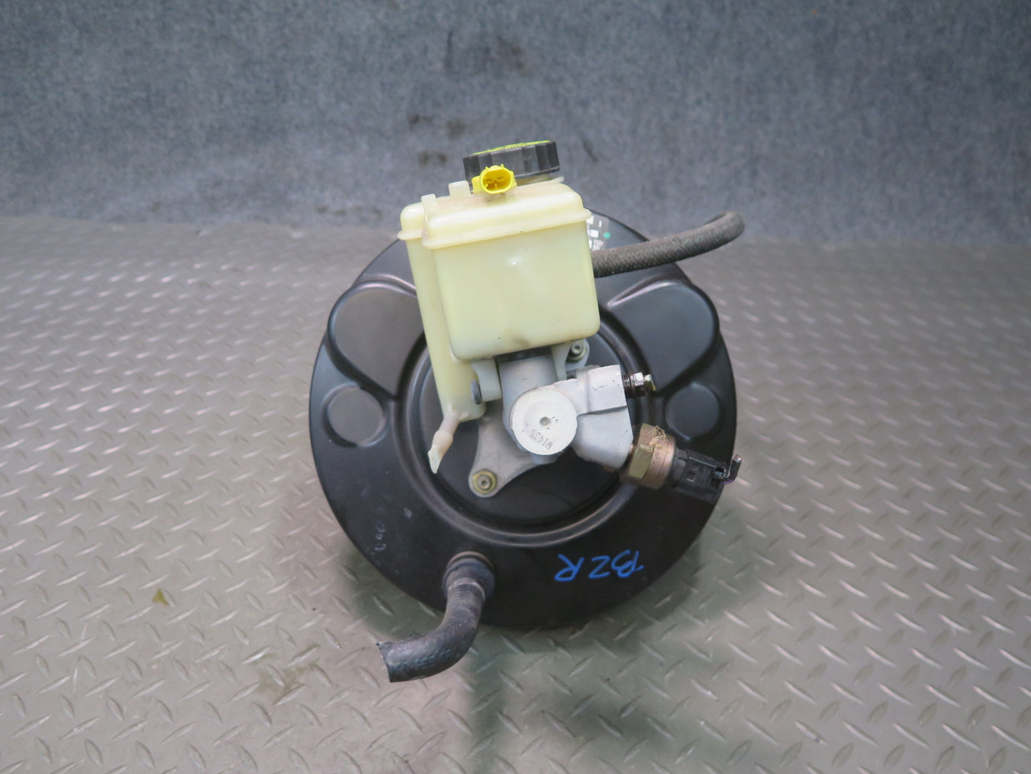 03-06 BMW E86 E85 Z4 Brake Master Cylinder Booster Fluid Reservoir Tank OEM