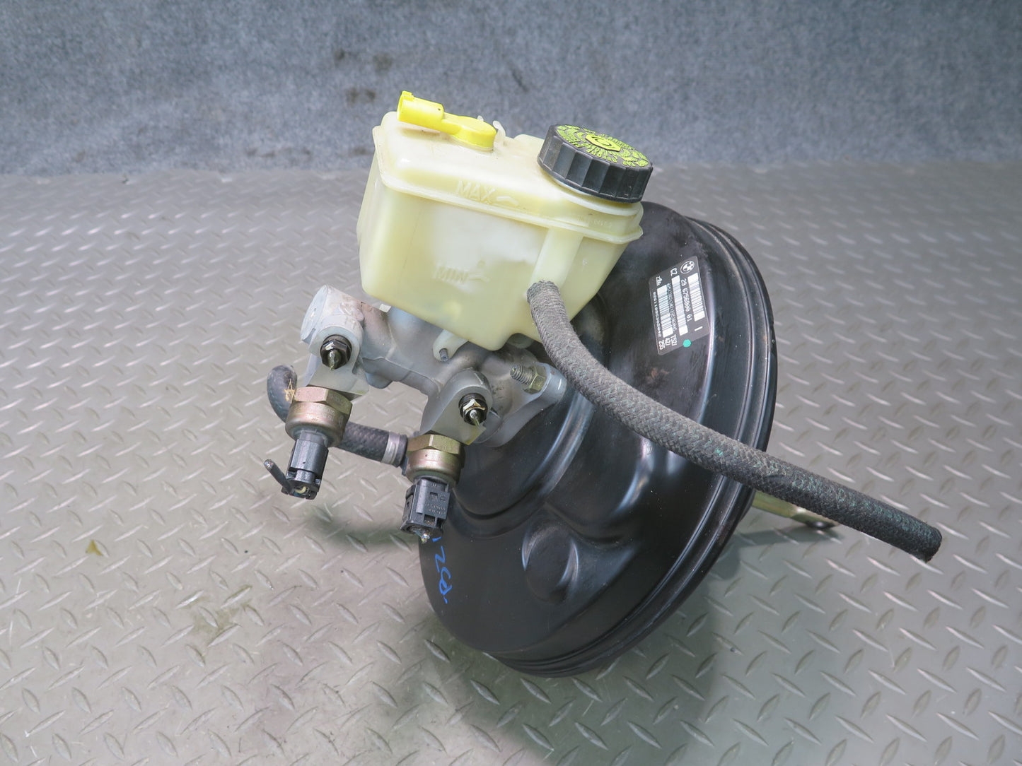 03-06 BMW E86 E85 Z4 Brake Master Cylinder Booster Fluid Reservoir Tank OEM
