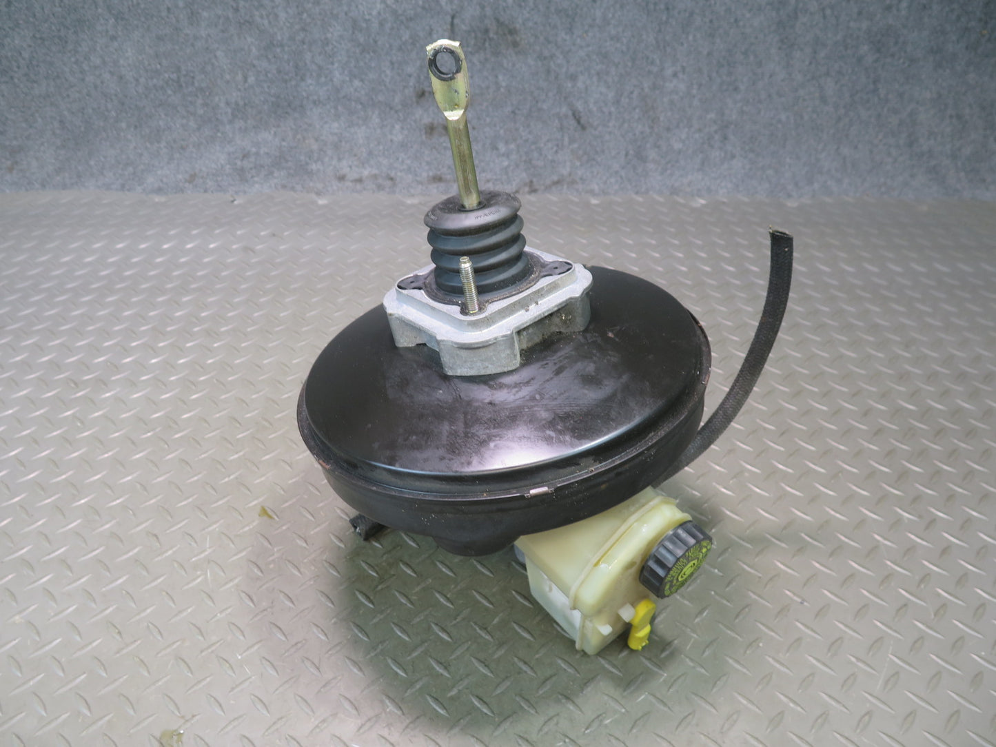 03-06 BMW E86 E85 Z4 Brake Master Cylinder Booster Fluid Reservoir Tank OEM