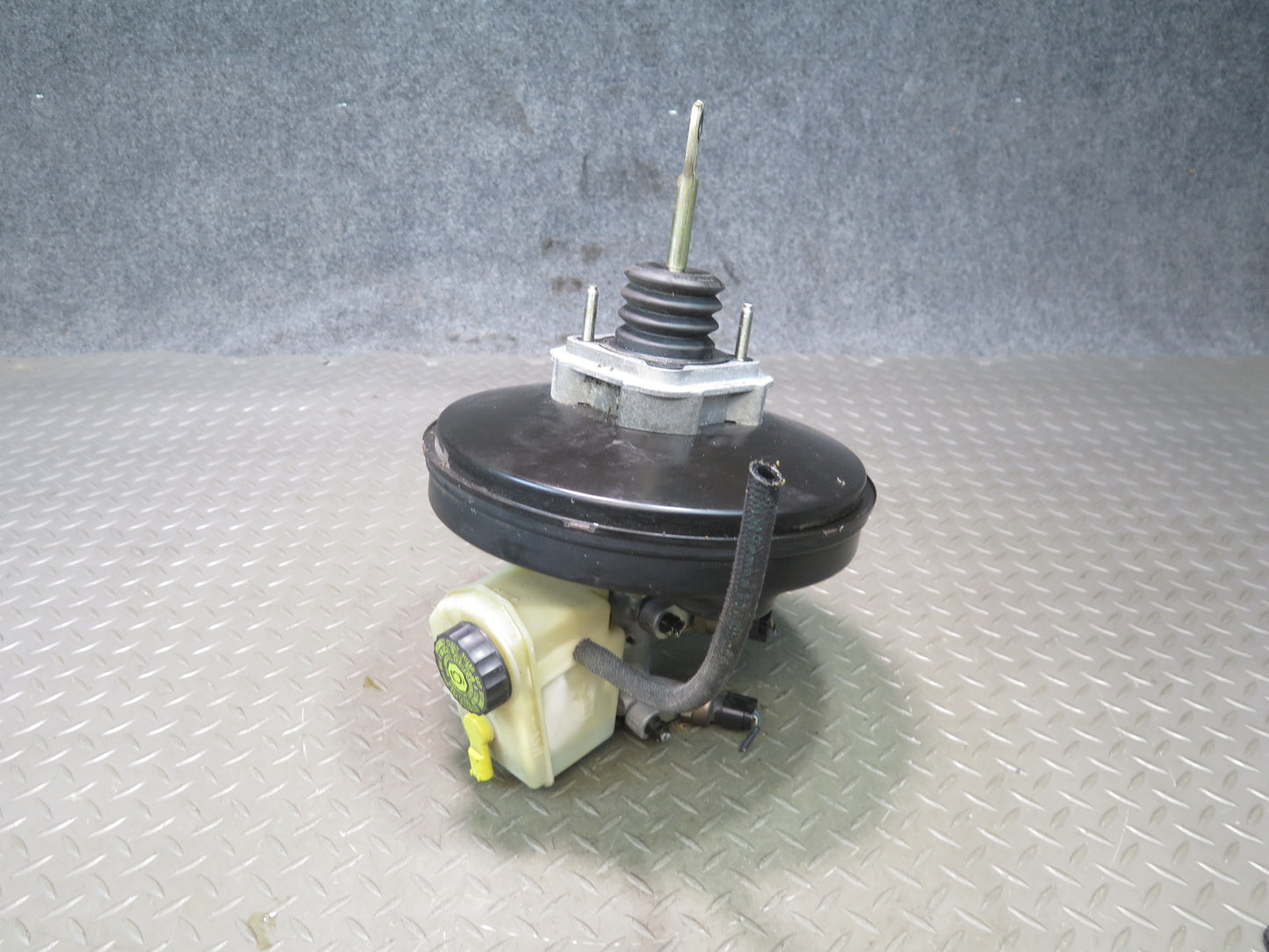 03-06 BMW E86 E85 Z4 Brake Master Cylinder Booster Fluid Reservoir Tank OEM