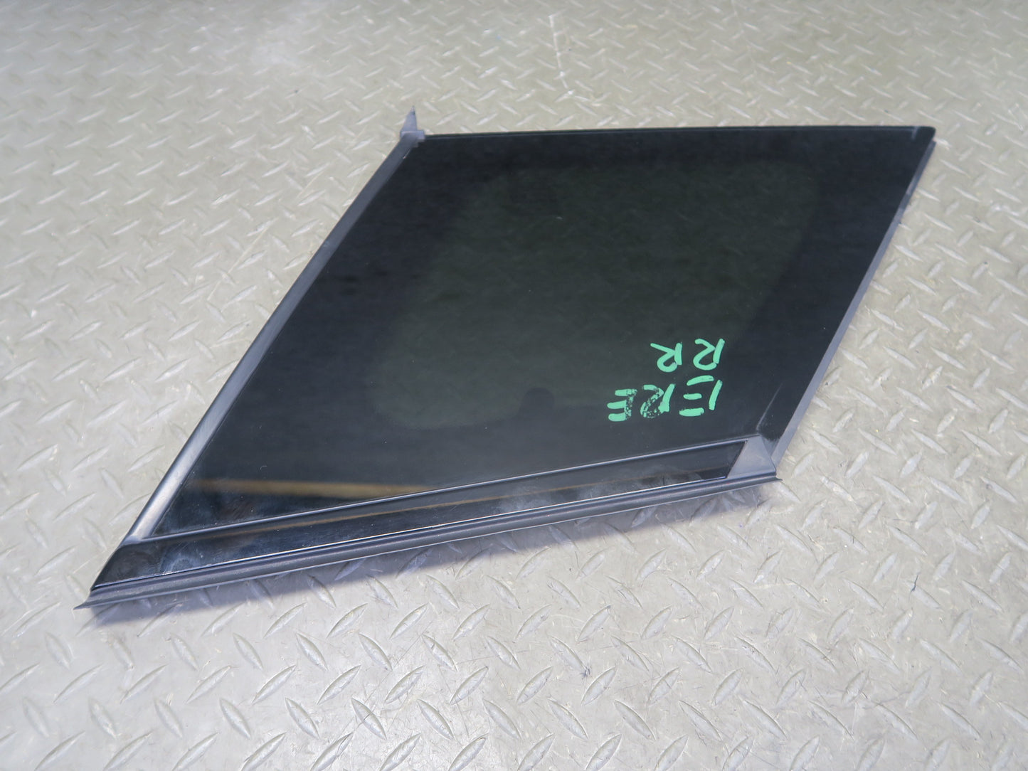2012-2015 Range Rover Evoque L538 4DR Rear Right Quarter Glass Window