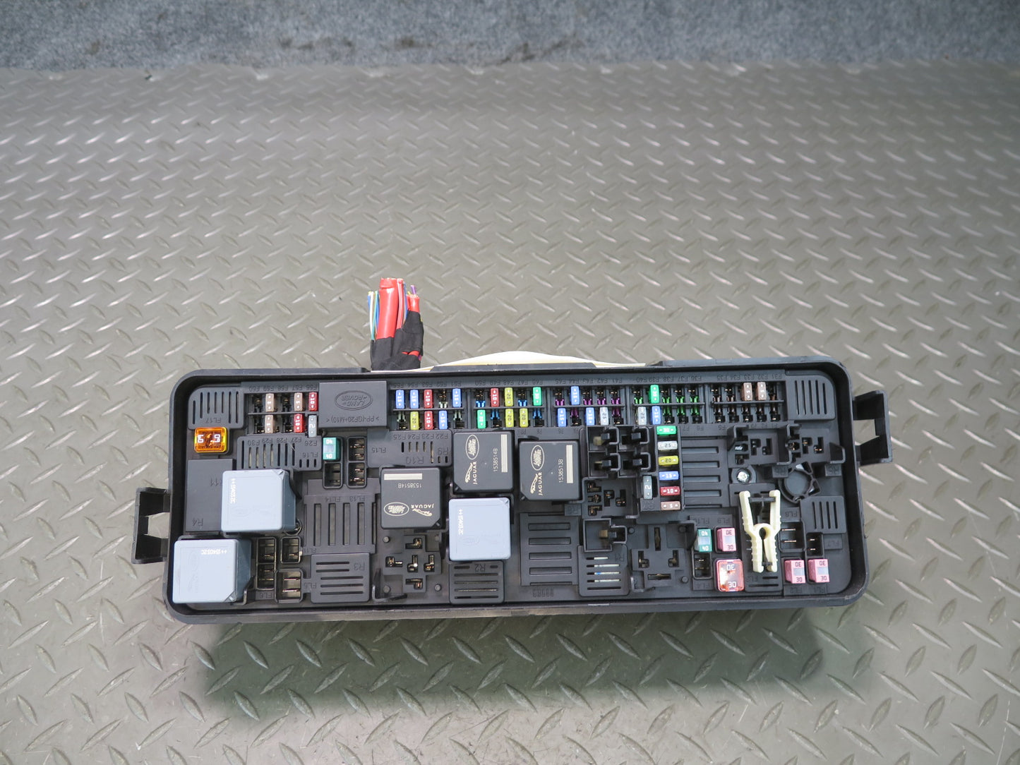 2014-2017 Range Rover Sport L494 Rear Trunk Fuse Relay Box Module HPLA-14N030-AB