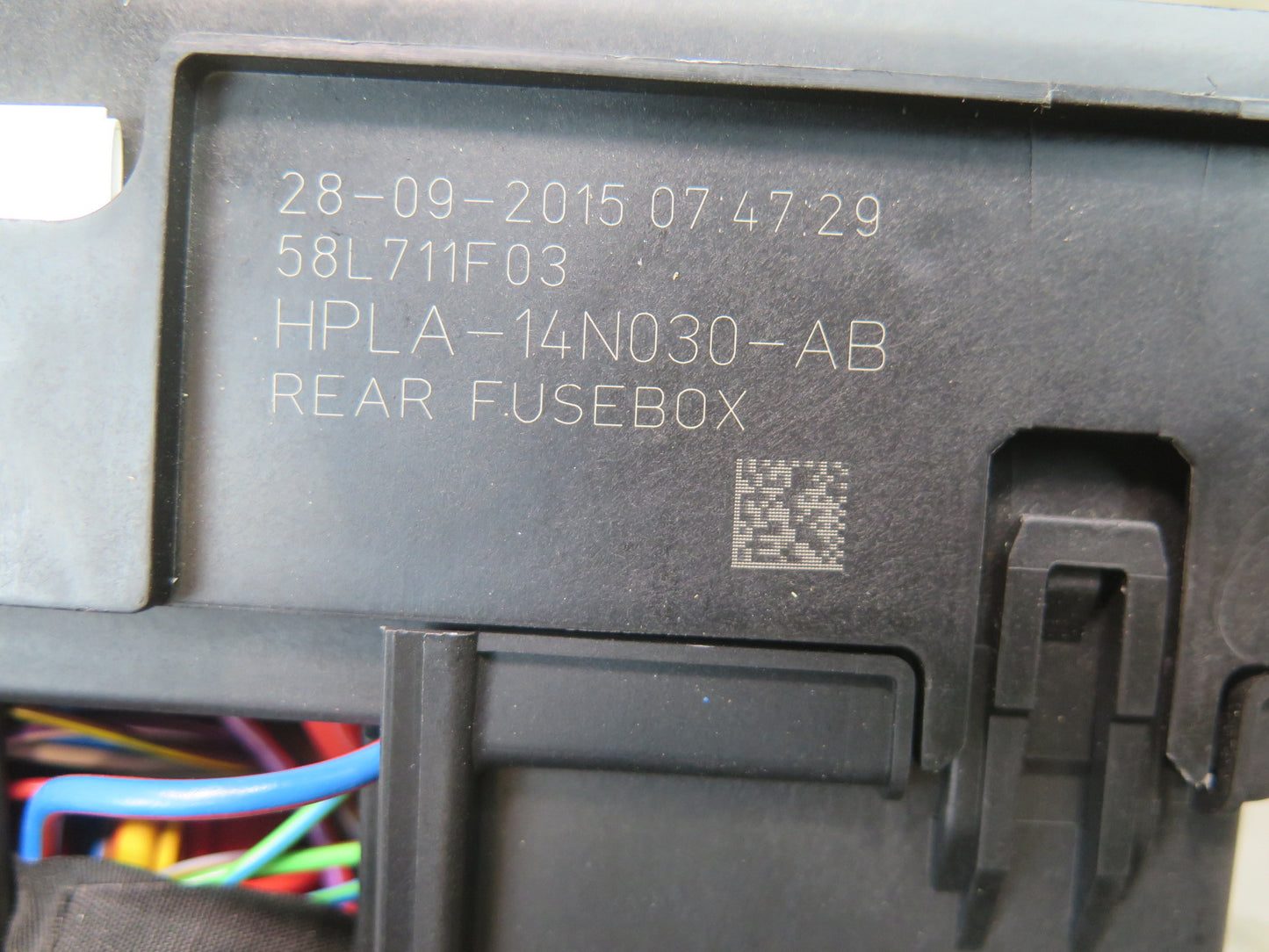 2014-2017 Range Rover Sport L494 Rear Trunk Fuse Relay Box Module HPLA-14N030-AB