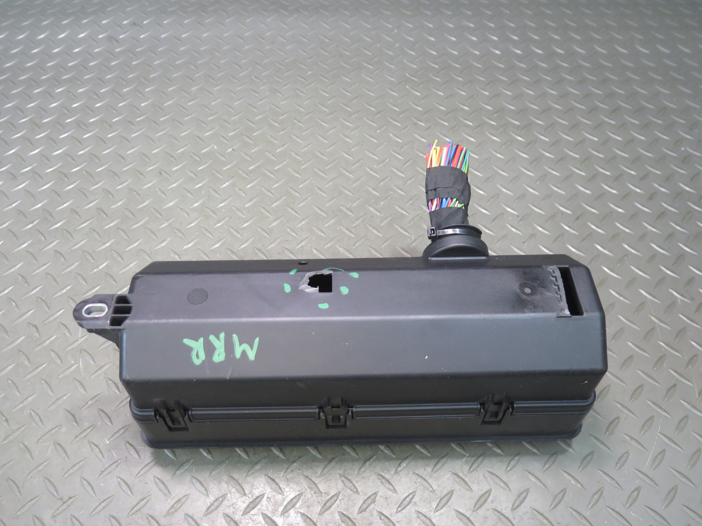 2014-2017 Range Rover Sport L494 Rear Trunk Fuse Relay Box Module HPLA-14N030-AB