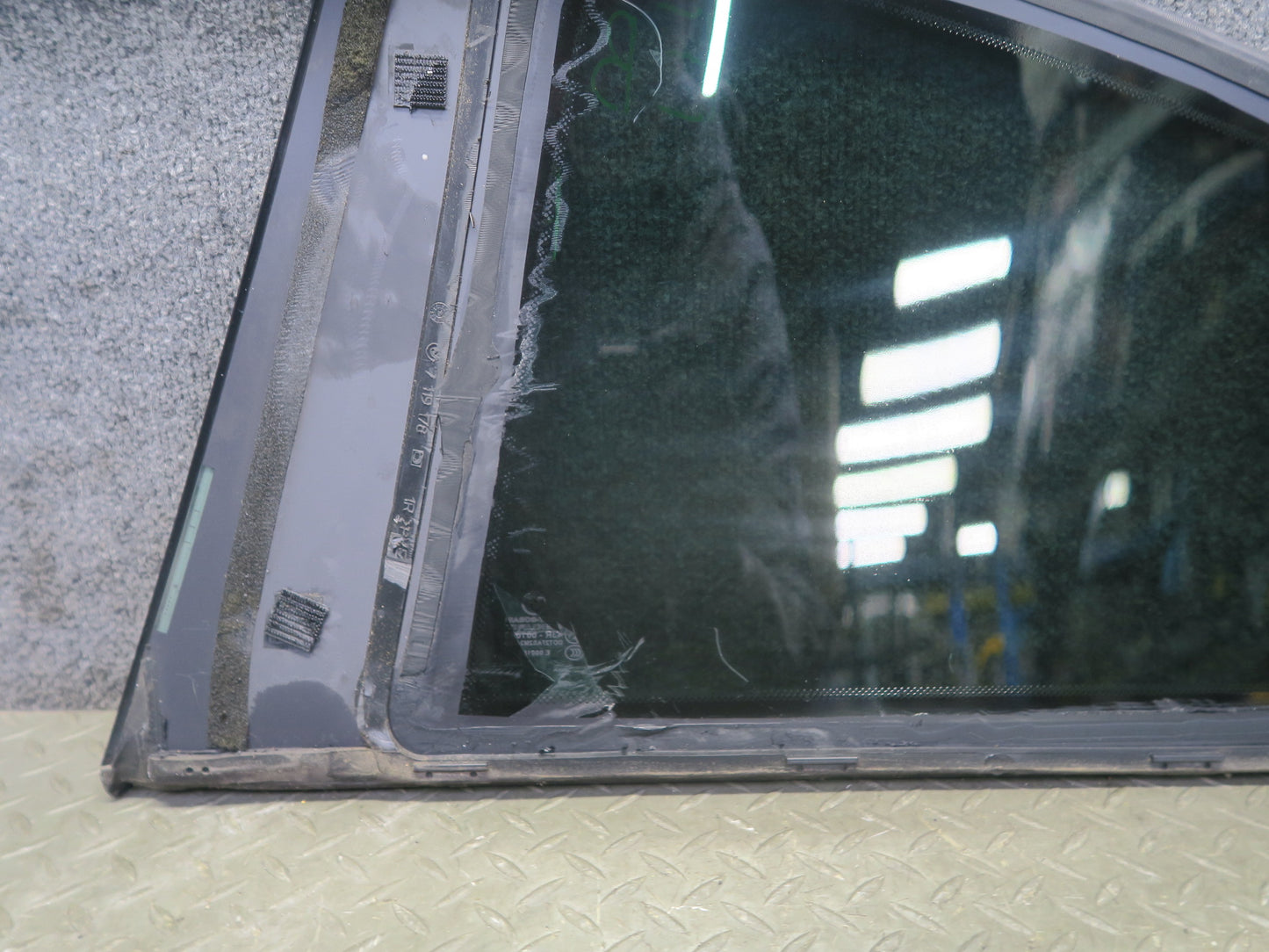 2008-2013 BMW E92 M3 Coupe Rear Right Side Quarter Vent Glass Window
